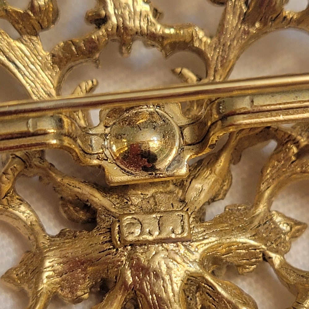Vintage JJ Jonette Medallion Brooch - Picture 3 of 5